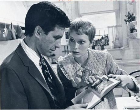 MOVIES: John Cassavetes and Mia Farrow in Roman Polanski's 1968 film 'Rosemary's Baby.' CREDIT: Paramount Pictures Published in NYT 01/19/03 - ARTS & LEISURE Section Published Caption: John Cassavetes and Mia Farrow in ''Rosemary's Baby'' (1968). (Paramount Pictures) Published in NYT 09/26/04 CONNECTICUT weekly section Published caption Mia Farrow, a resident of Bridgewater will introduce ''Rosemary's Baby'' (a scene from the 1968 movie below) on Oct. 3. (Photo by Paramount Pictures) / / / 28dvdreviews
